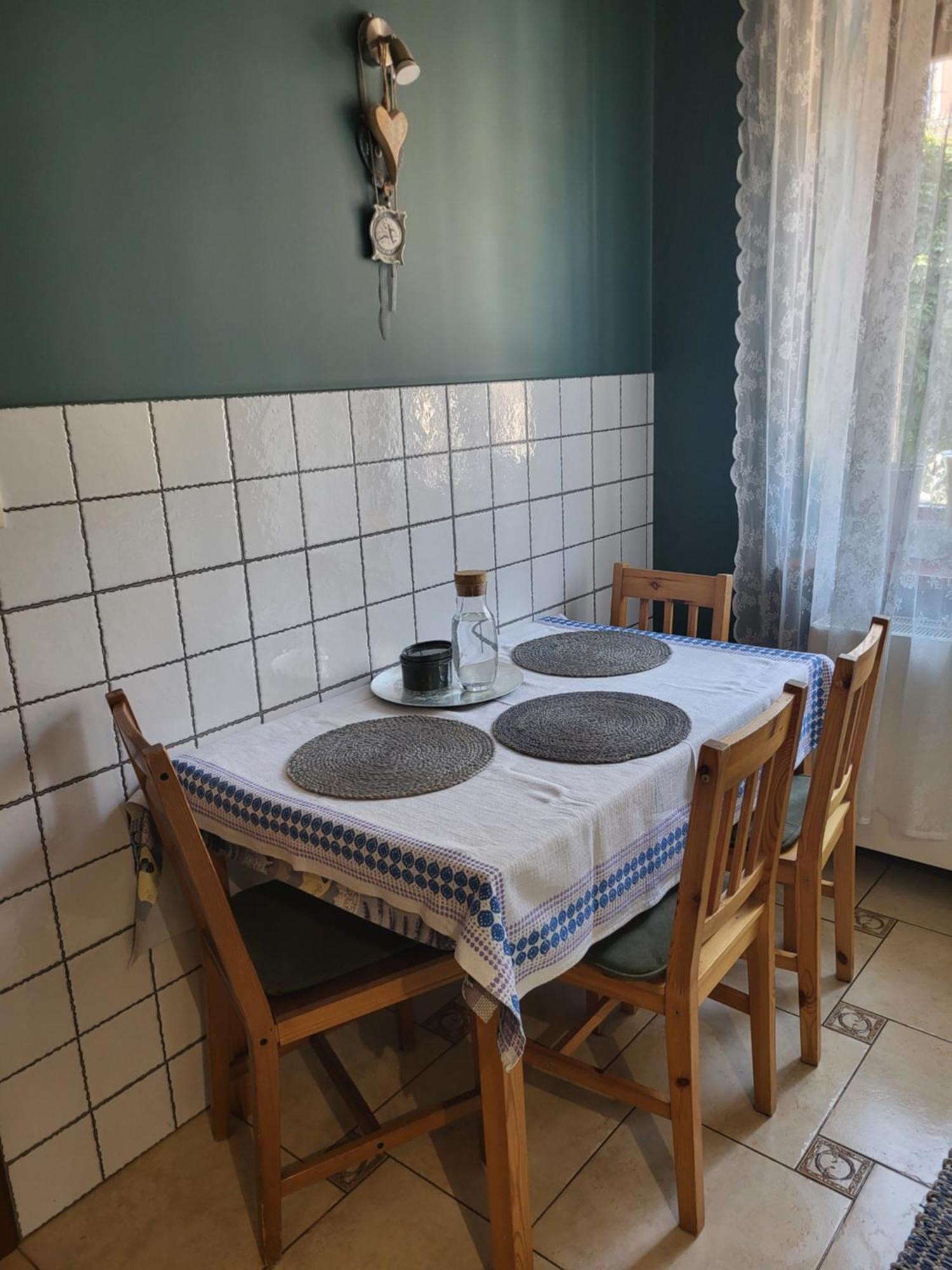 טארנאו Charlotte Apartment מראה חיצוני תמונה